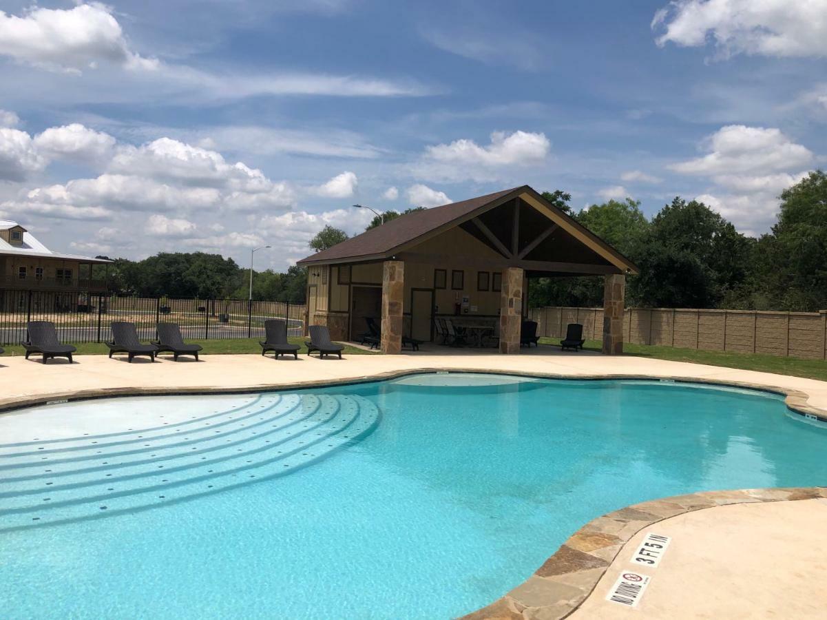 Old Mill Resort 新布朗费尔斯 外观 照片